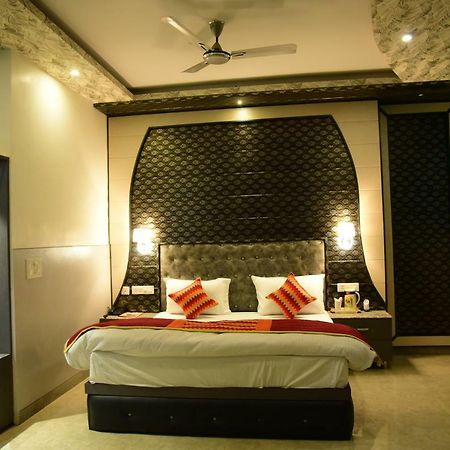 The Park Presidency Hotel Bareilly Exteriér fotografie