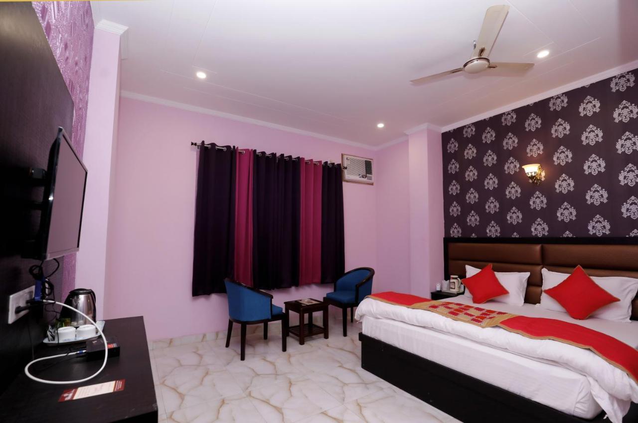The Park Presidency Hotel Bareilly Exteriér fotografie