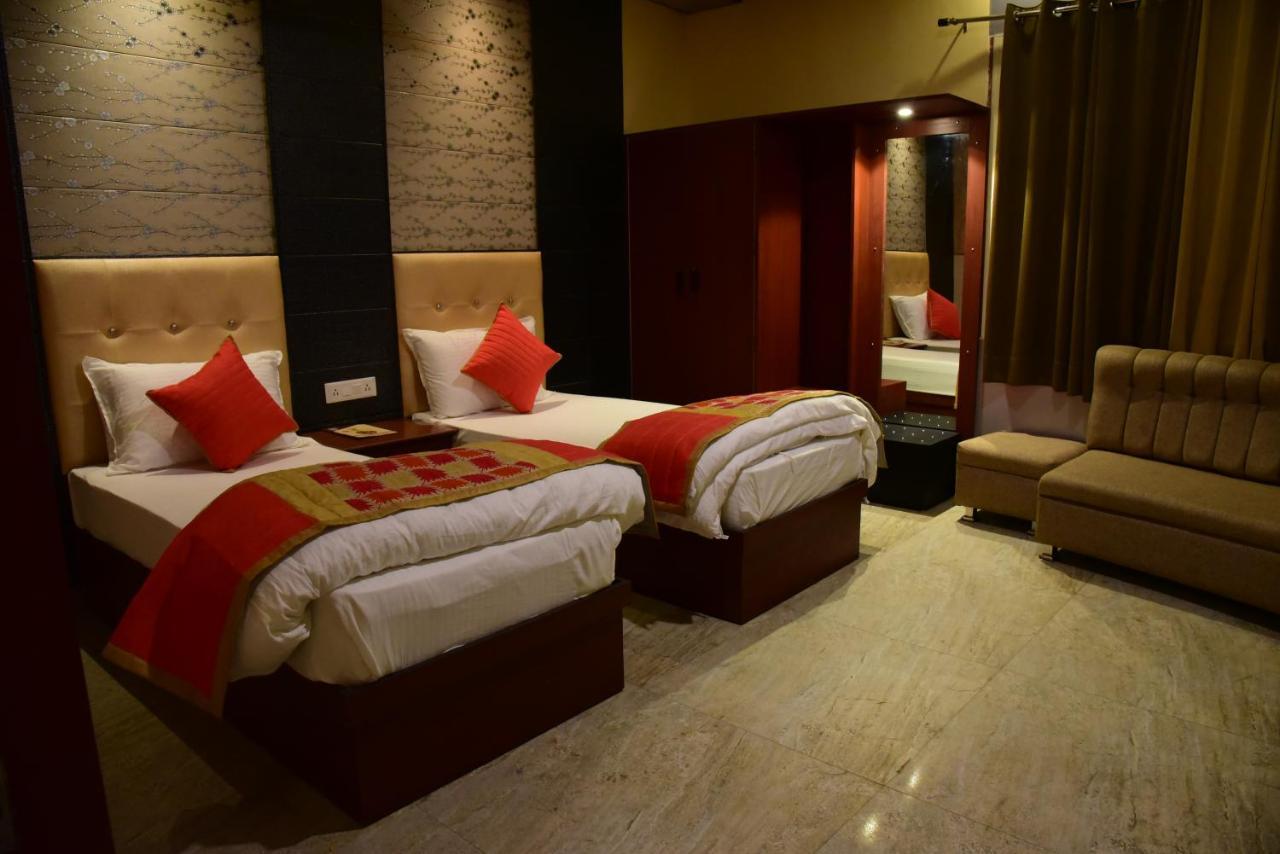 The Park Presidency Hotel Bareilly Exteriér fotografie