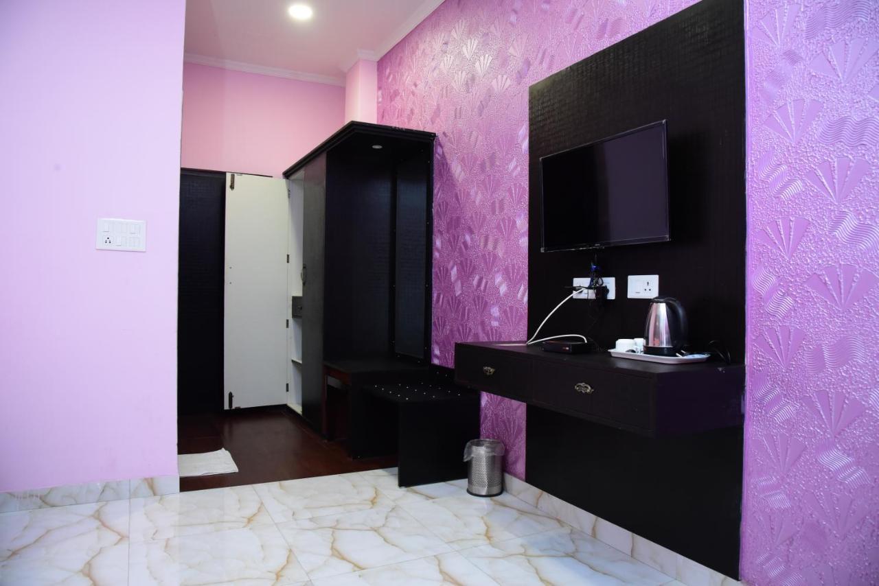 The Park Presidency Hotel Bareilly Exteriér fotografie