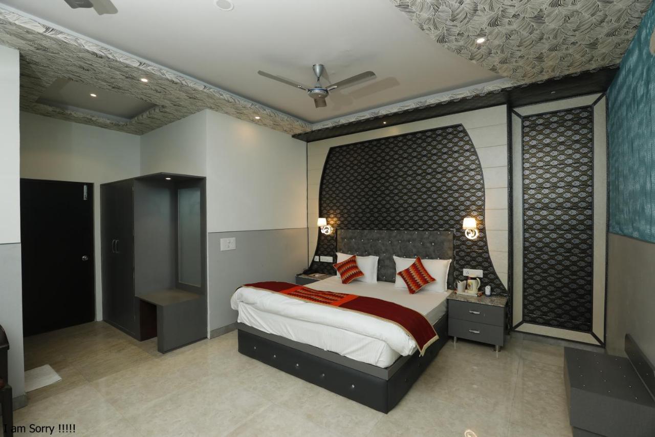 The Park Presidency Hotel Bareilly Exteriér fotografie