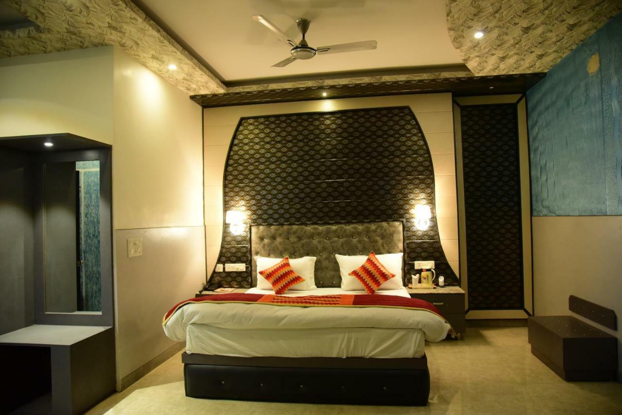 The Park Presidency Hotel Bareilly Exteriér fotografie