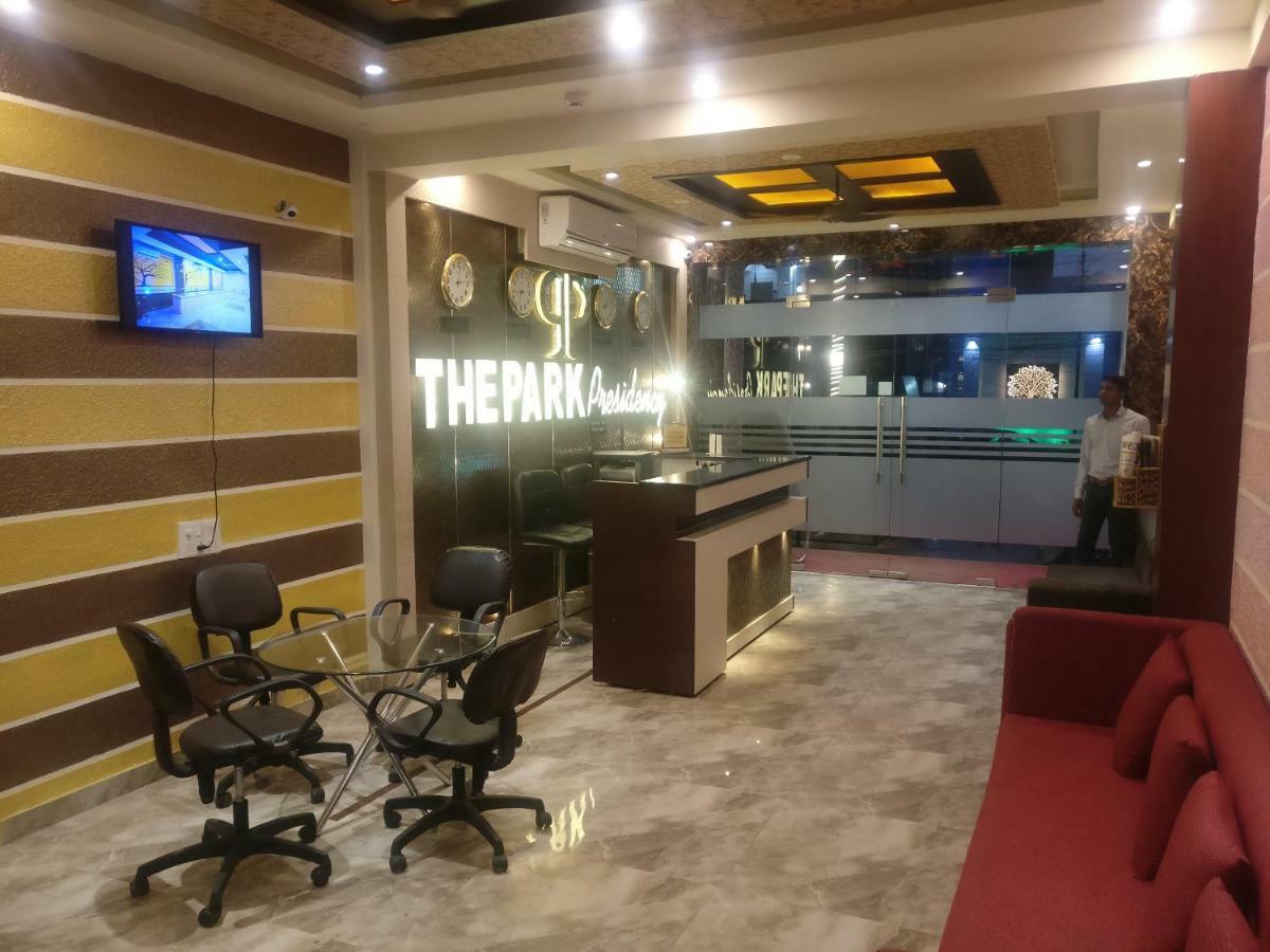 The Park Presidency Hotel Bareilly Exteriér fotografie