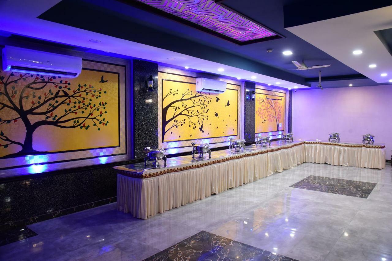 The Park Presidency Hotel Bareilly Exteriér fotografie
